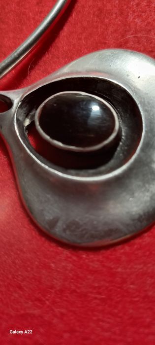 Obroże z cyny z kamieniem - onyx.