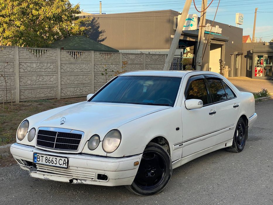 Mercedes E300 Disel атмосфера