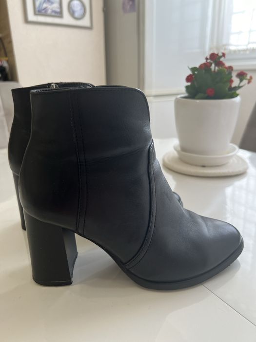 Ботильйони, р.37 натуральна шкіра, демисезон