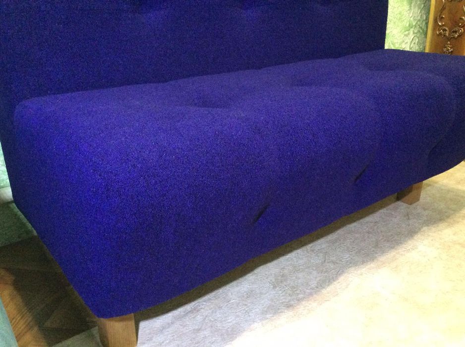 Маленький диванчик для зоны ожиданий,кухня,прихожая,балкон,кафе...