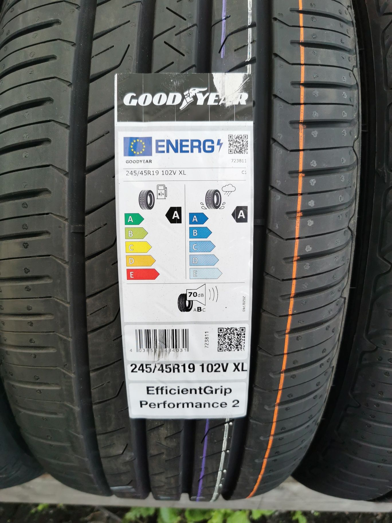 Nowe opony letnie Goodyear efficientgrip performance 2 245/45/19 102V