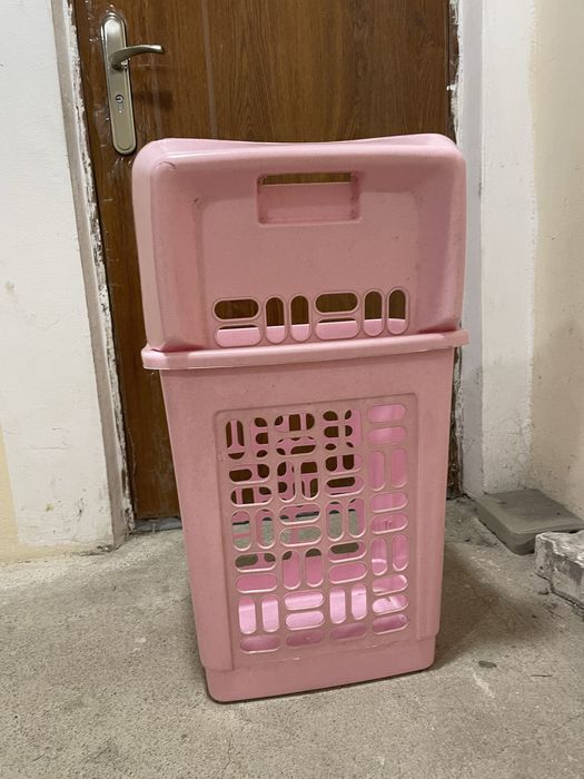 Kosz na pranie plastikowy z przykrywka, duzy