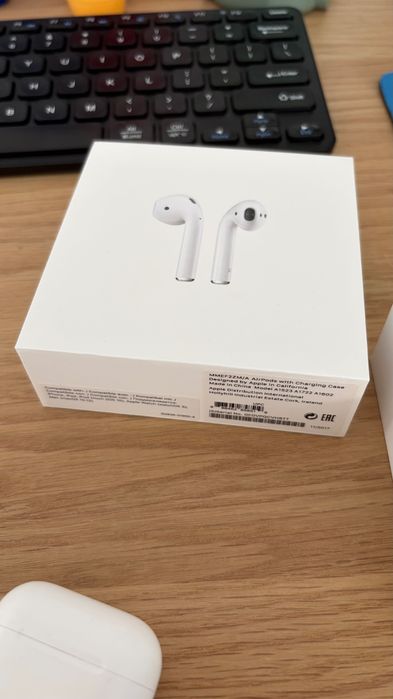 Apple AirPods 1st Gen