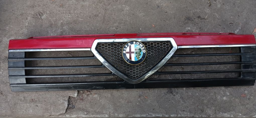 Решетка радиатора бу оригиал Альфа Ромео 33 Alfa Romeo 33