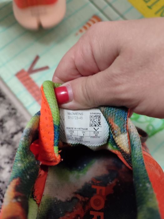 Кросівки чоловічі продам