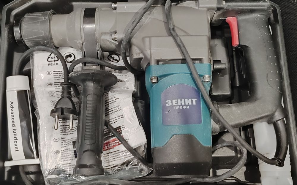 Перфоратор Зенит профи зпп 1250 НОВЫЙ