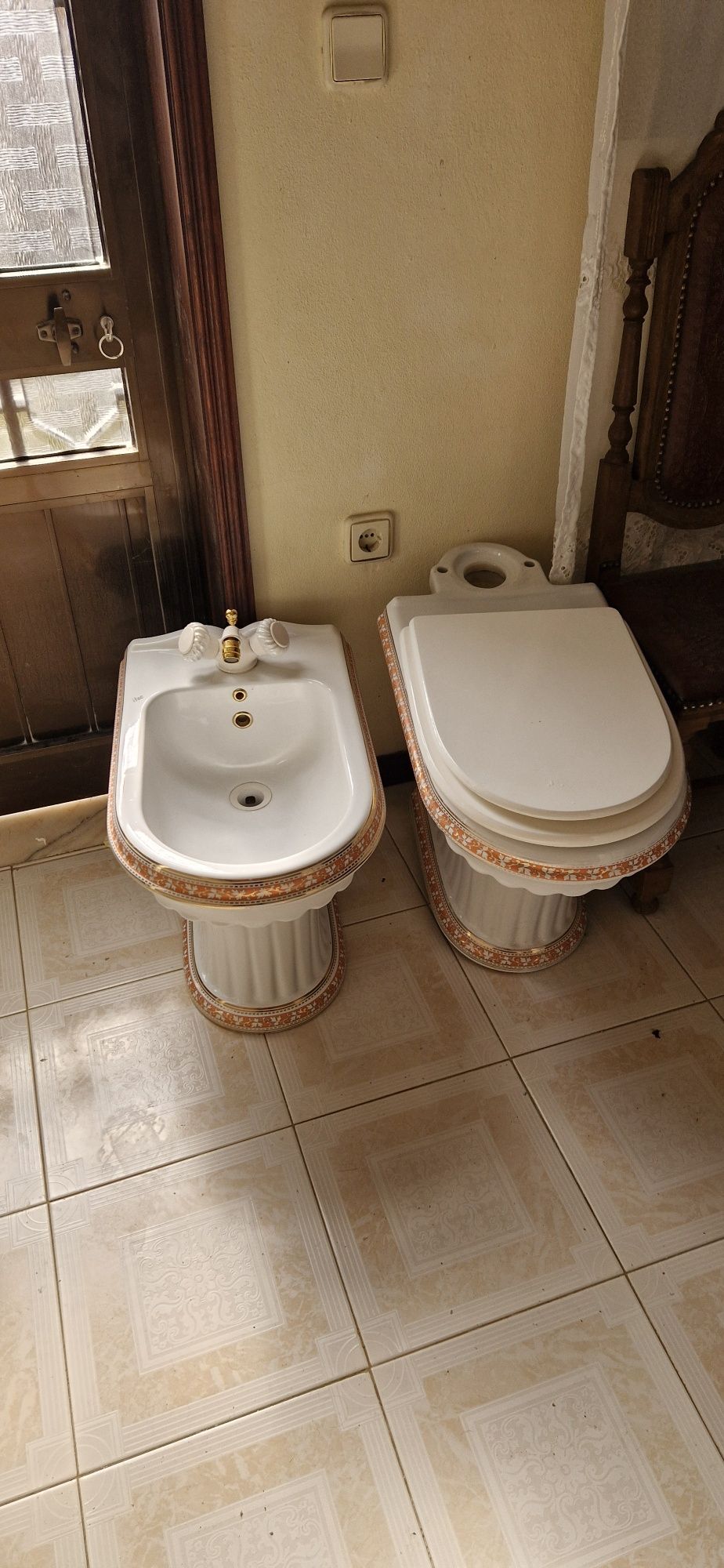 Conjunto Casa de Banho Móvel c/ Espelho  Sanita e Bidé