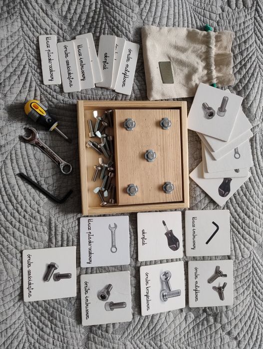 Tablica śrubki wkręcanie montessori