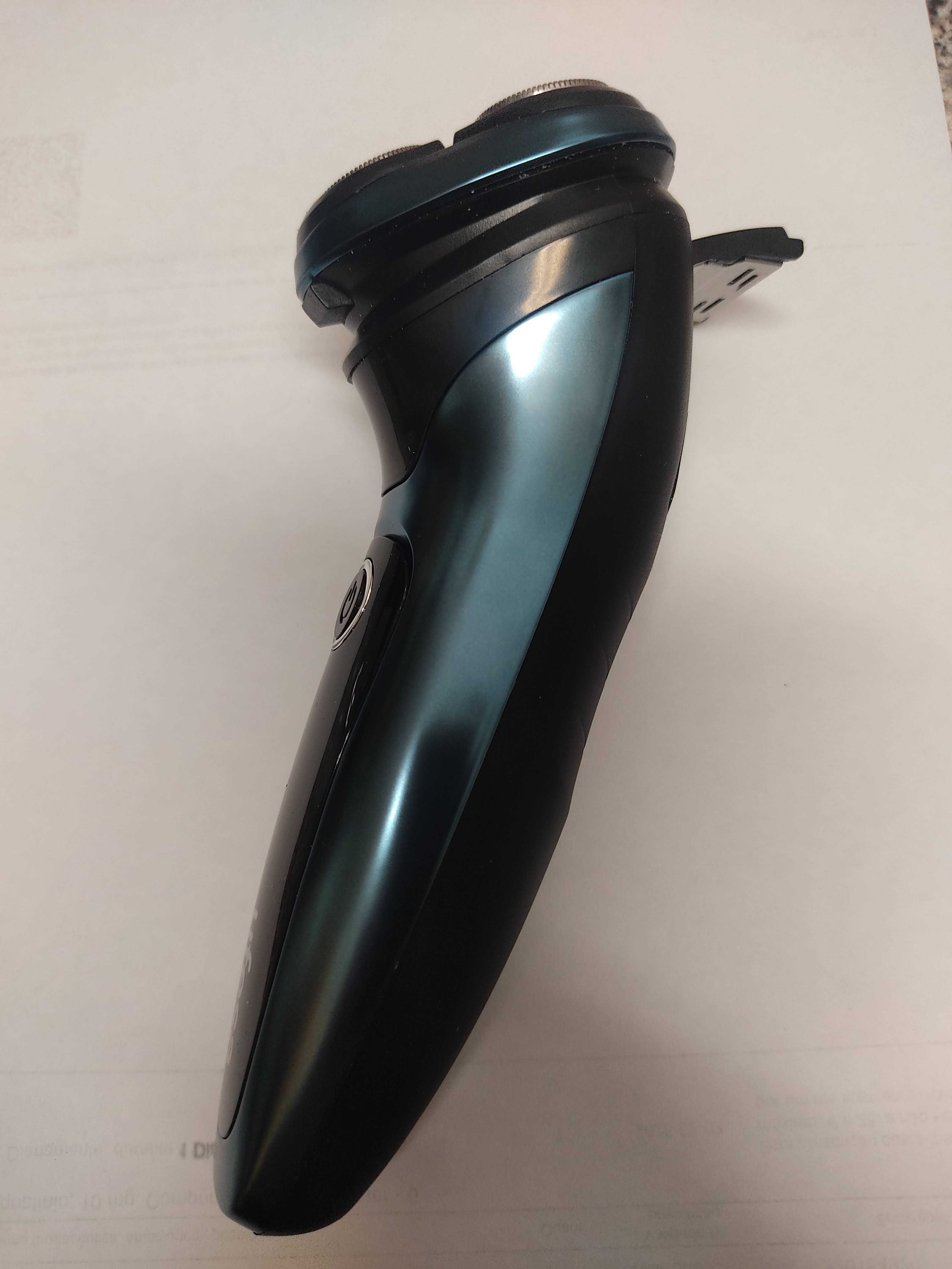 Ufesa AR3050 Máquina de Barbear Preta/Azul (Nova)