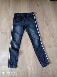 Damskie spodnie typu joggers