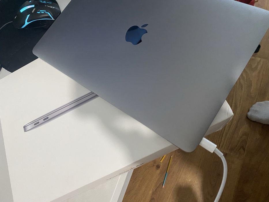 Macbook Air 2020 M1 8/256