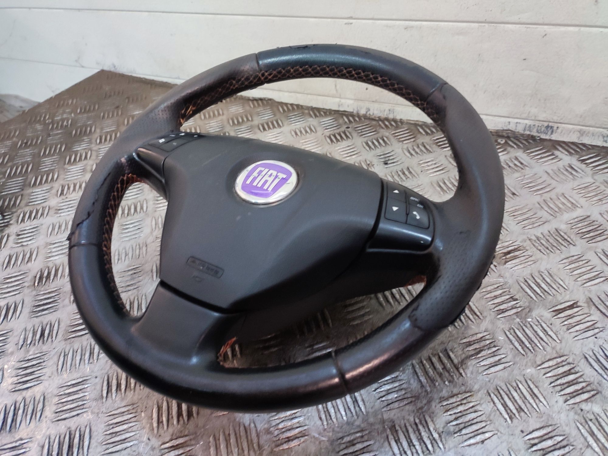 Fiat Punto Grande kierownica skóra skórzana multifunkcja