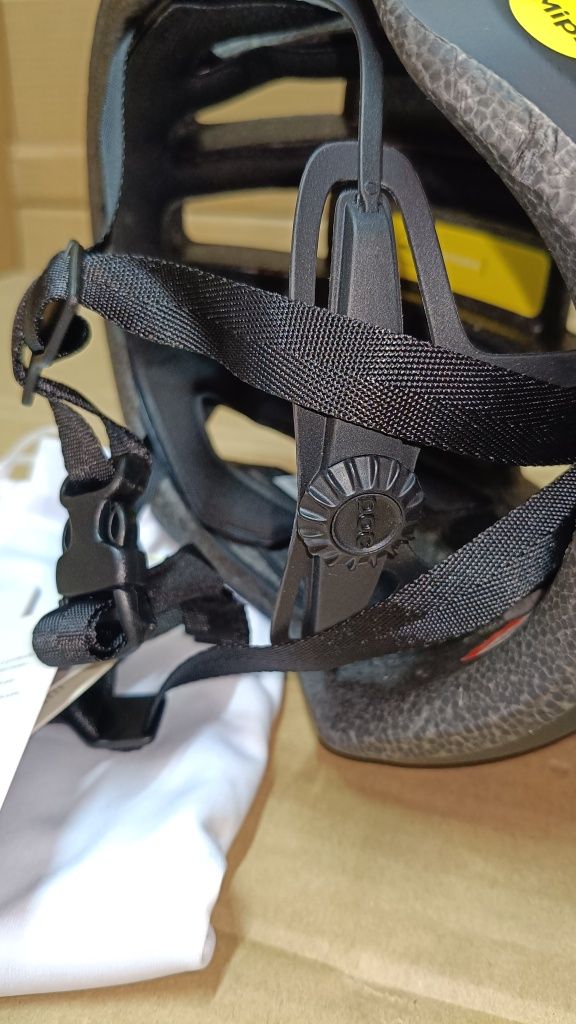 Poc Omne Air Mips Kask rowerowy Wysokiej jakości rozm.50-56
