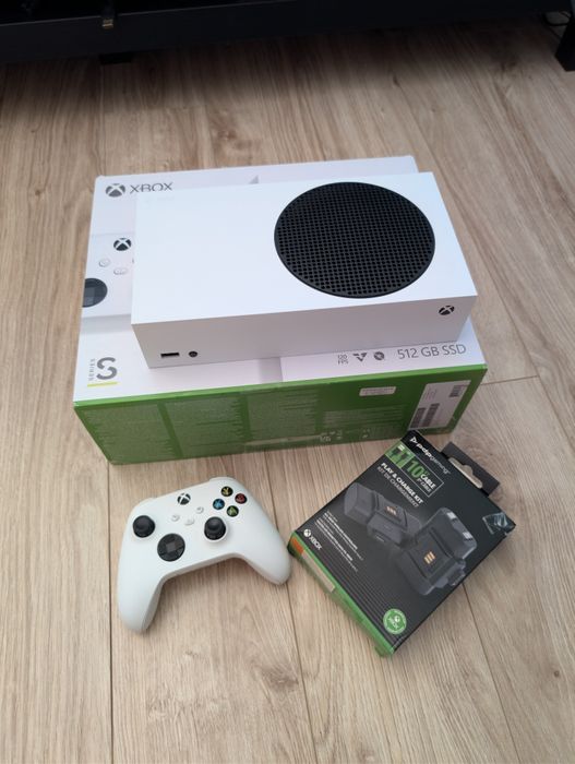 Xbox series s 512 GB +  akumulatory PDP Xbox Series/One Play and Char