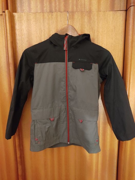 Casaco corta vento Quechua para oara criança 8 anos