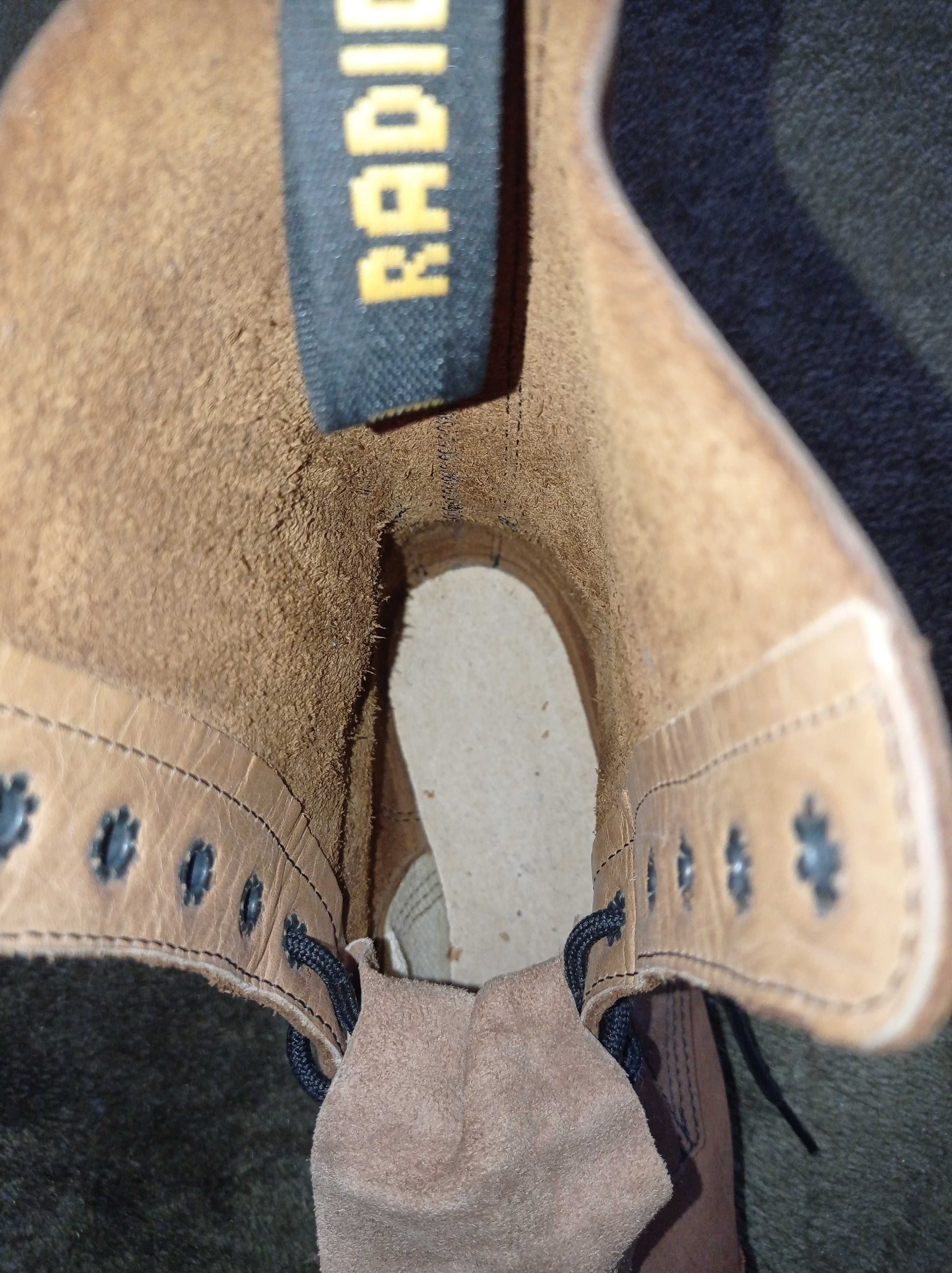 Botas novas, estou a vender por não usar.