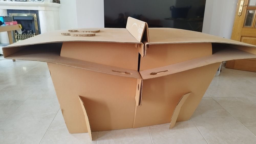 Mesa de Ping Pong em cartão