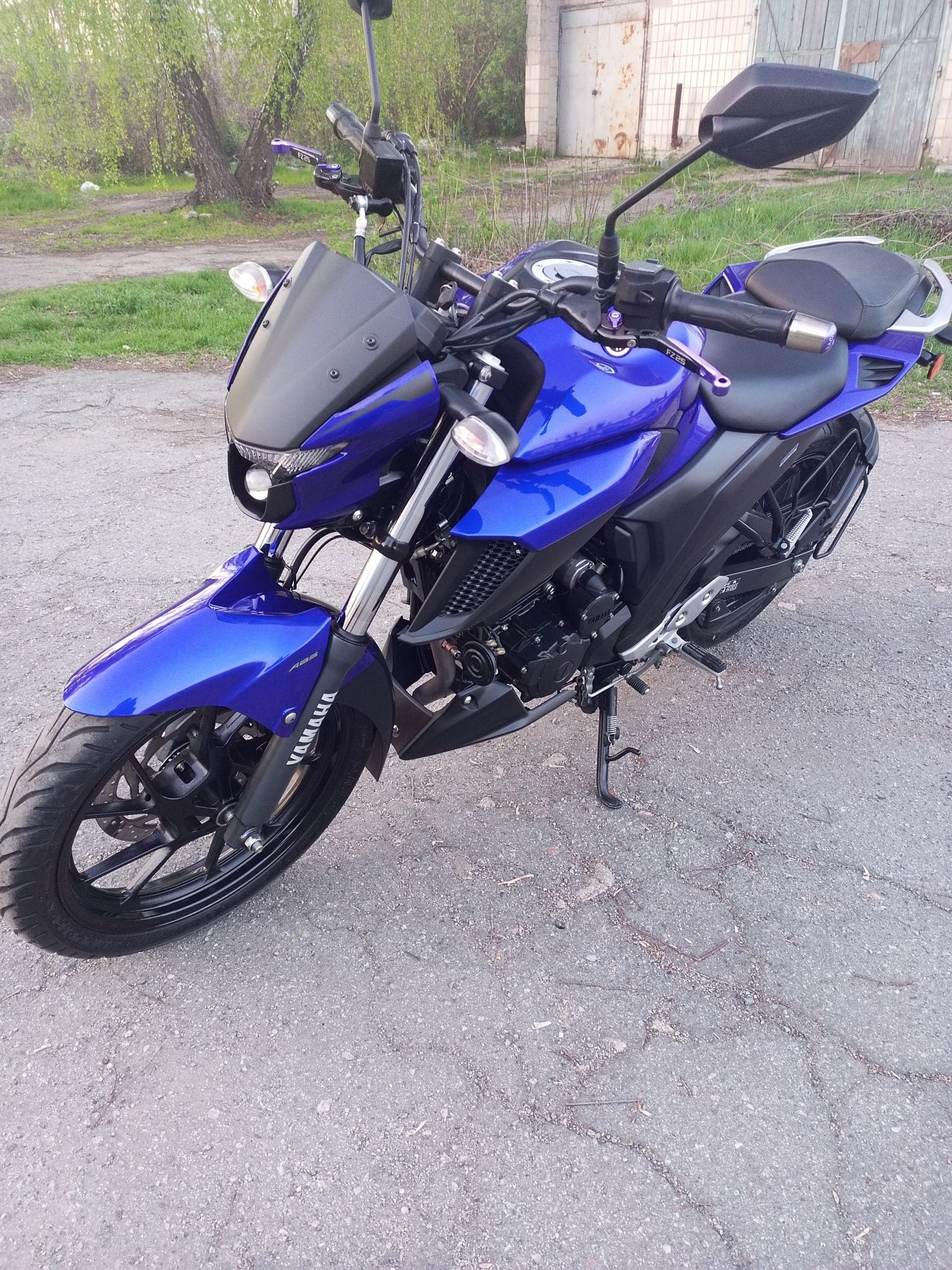 Продам  Мотоцикл Yamaha FZ-25