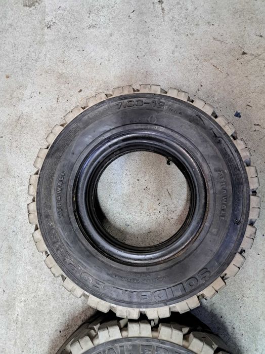 Opona pneumatyczna Solideal Plus 7.00-12 do wózka widłowego - używana