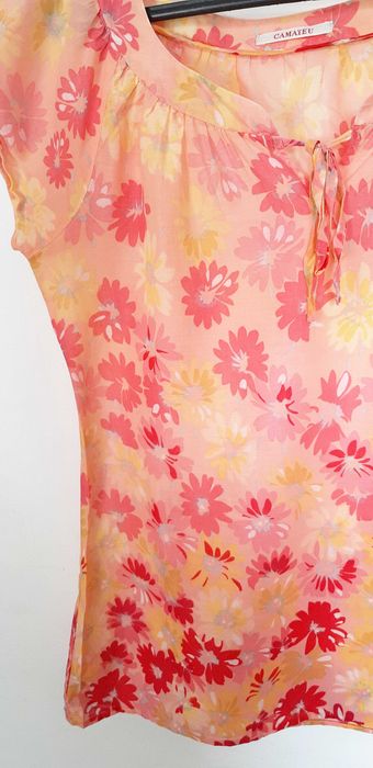 Elegancka bluzka CAMAIEU 38, kolor morelowy pastelowy w kwiaty