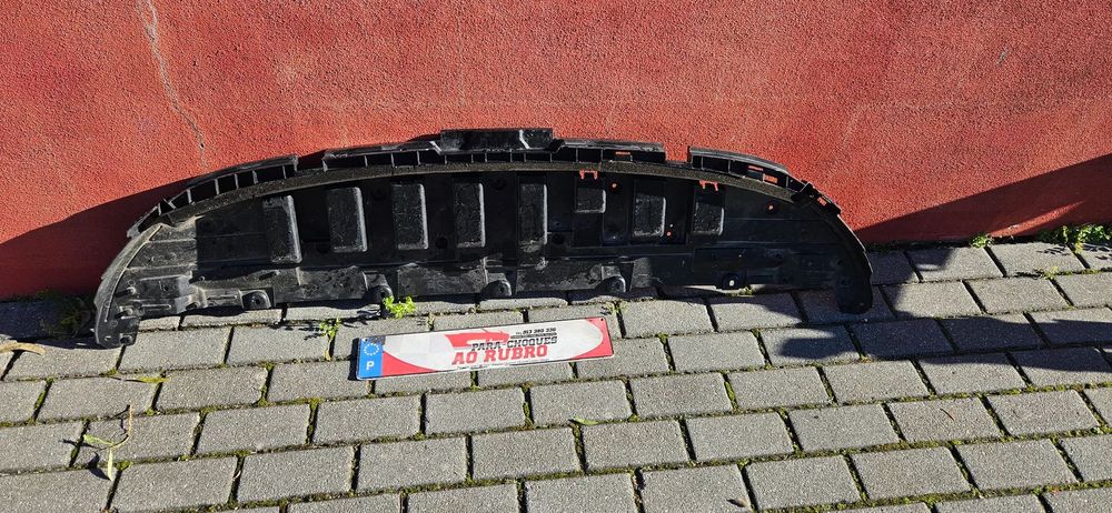 Base inferior parachoque renault arkana rs line