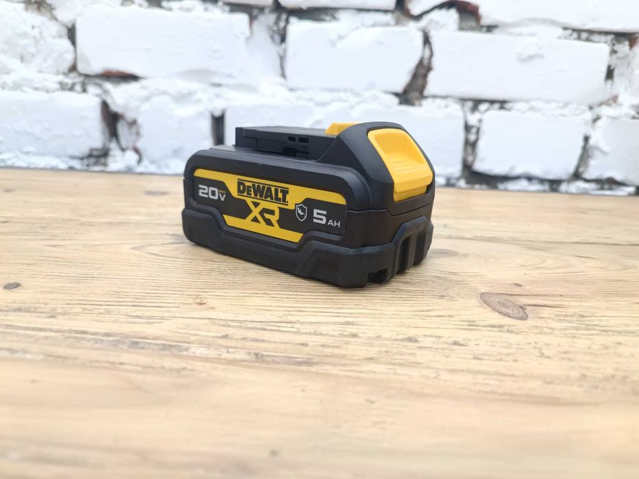 Акумулятор, батарея DeWALT (DCB184G) DCB205G 20V Oil-Resistant