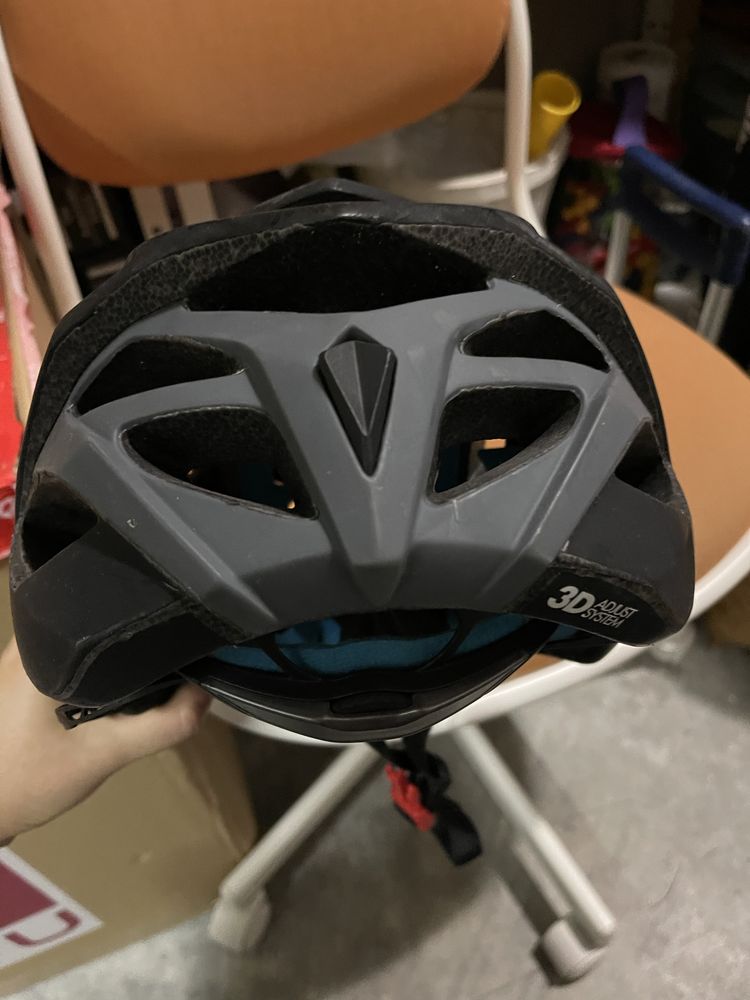 Capacete de bicicleta B’twin em bom estado