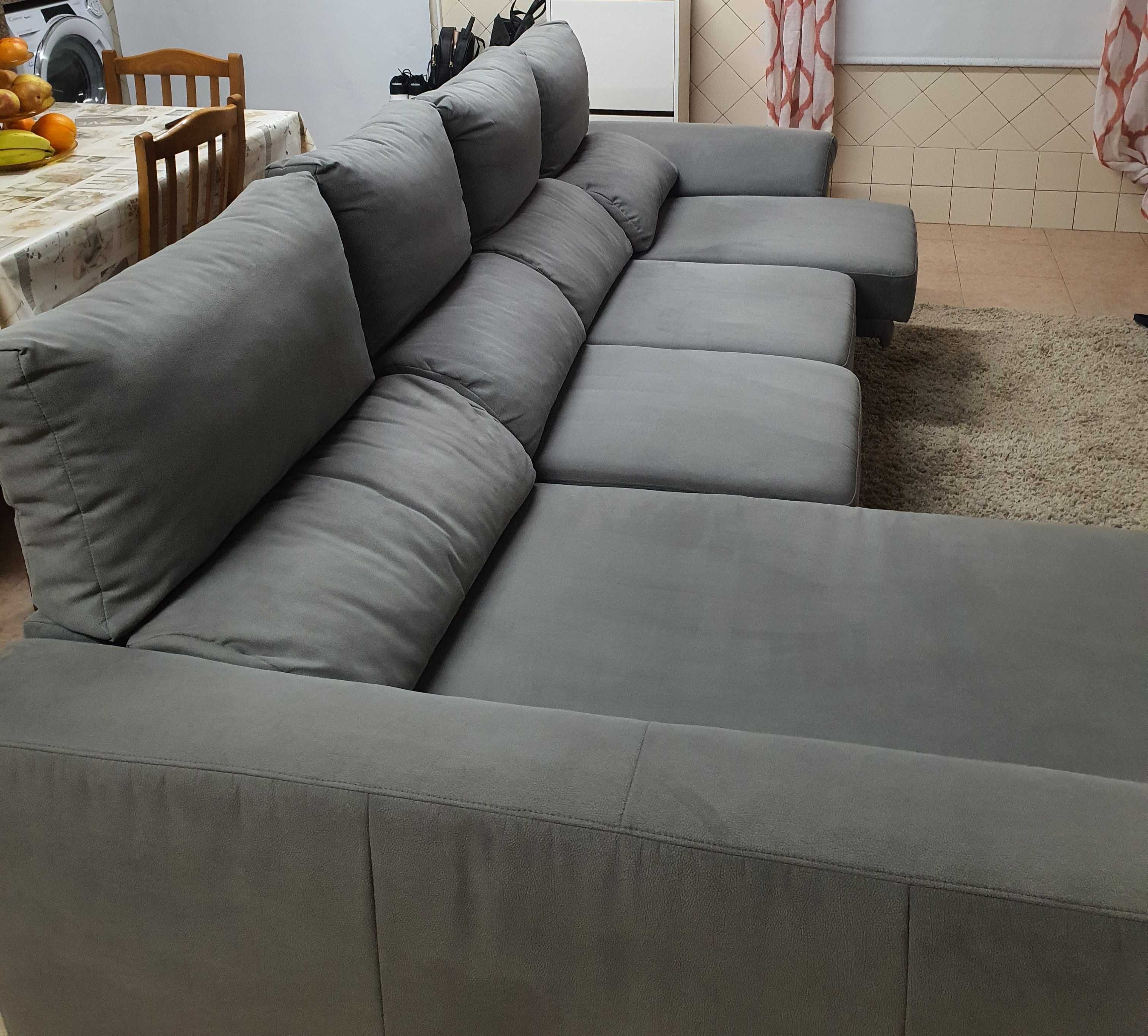 Sofá cinza com chaise longue conforama