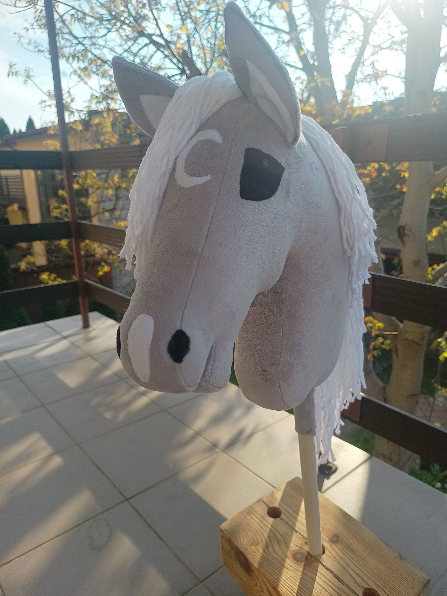 Hobby horse A3 z kijem siwy