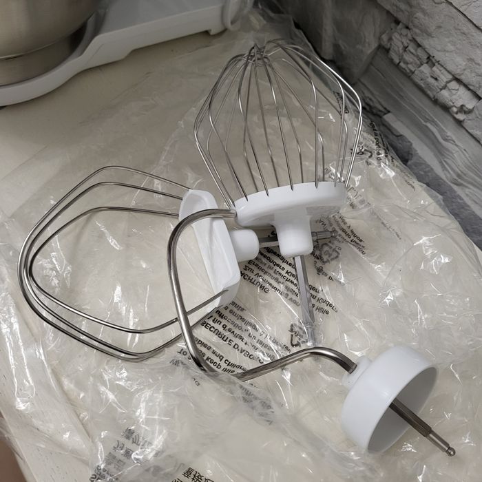 Robot kuchenny planetarny BOSCH MUMS2EW00 700W biały