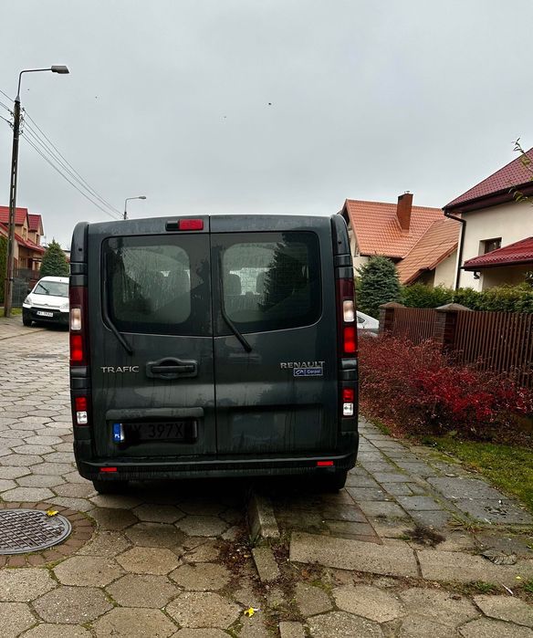 Wynajem busa Renault Trafic – 9 osób – 250 zł od pierwszej doby.