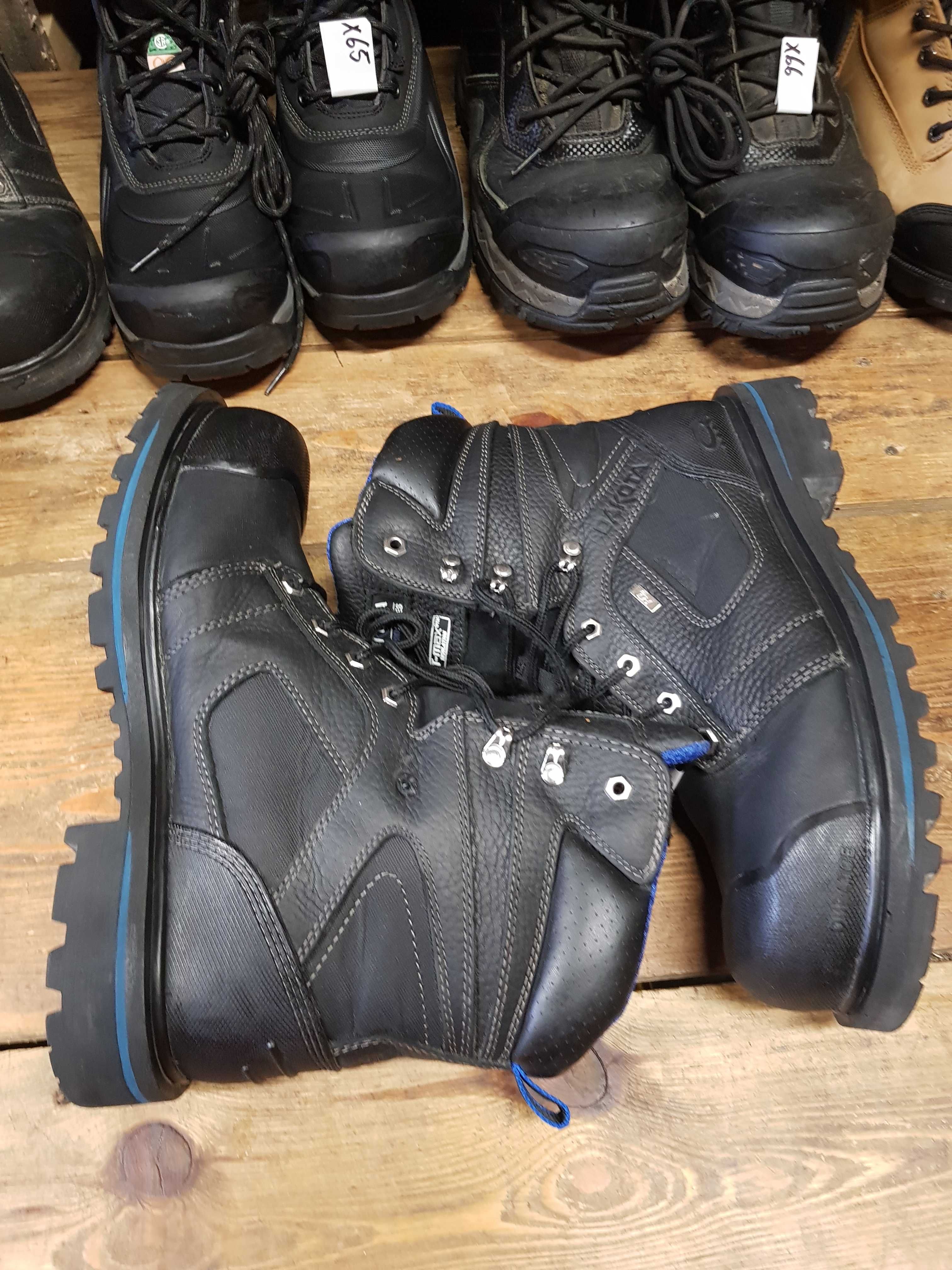 Buty robocze DAKOTA rozm 44 wkł 29 cm S3