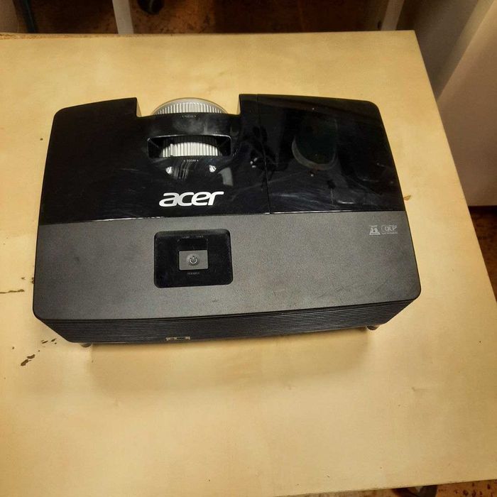 Проектор Acer X113P з кронштейном
