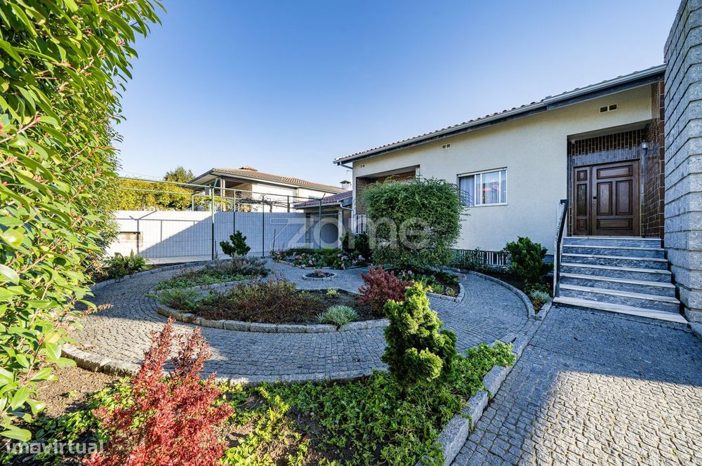 Moradia T4 em Figueiredo, Amares