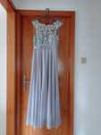 Vestido de cerimónia cinzento