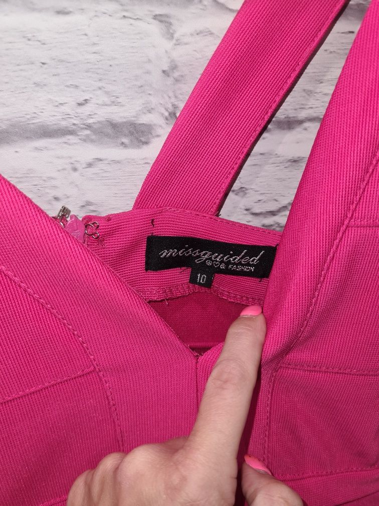 Sukienka fuksja Missguided