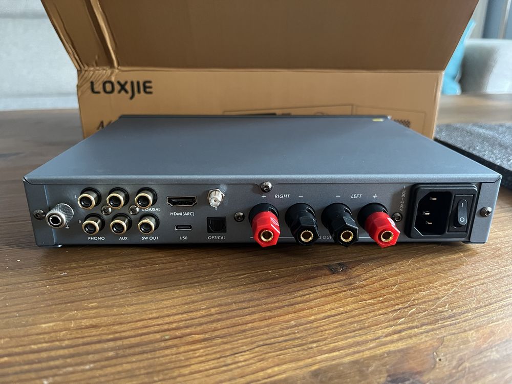 Wzmacniacz audio Loxjie A40 2x165W