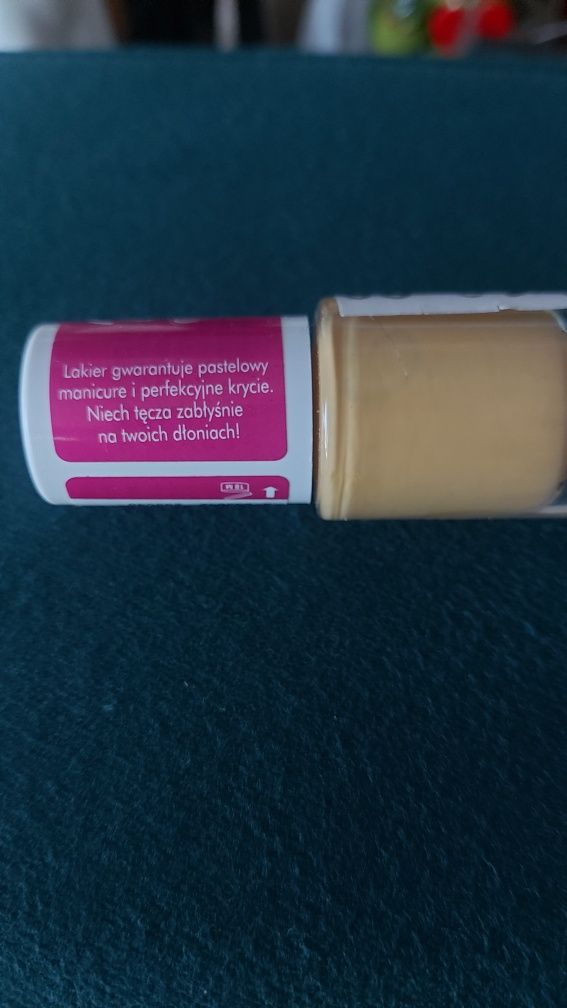 Nowy lakier do paznokci Ados 04 8ml