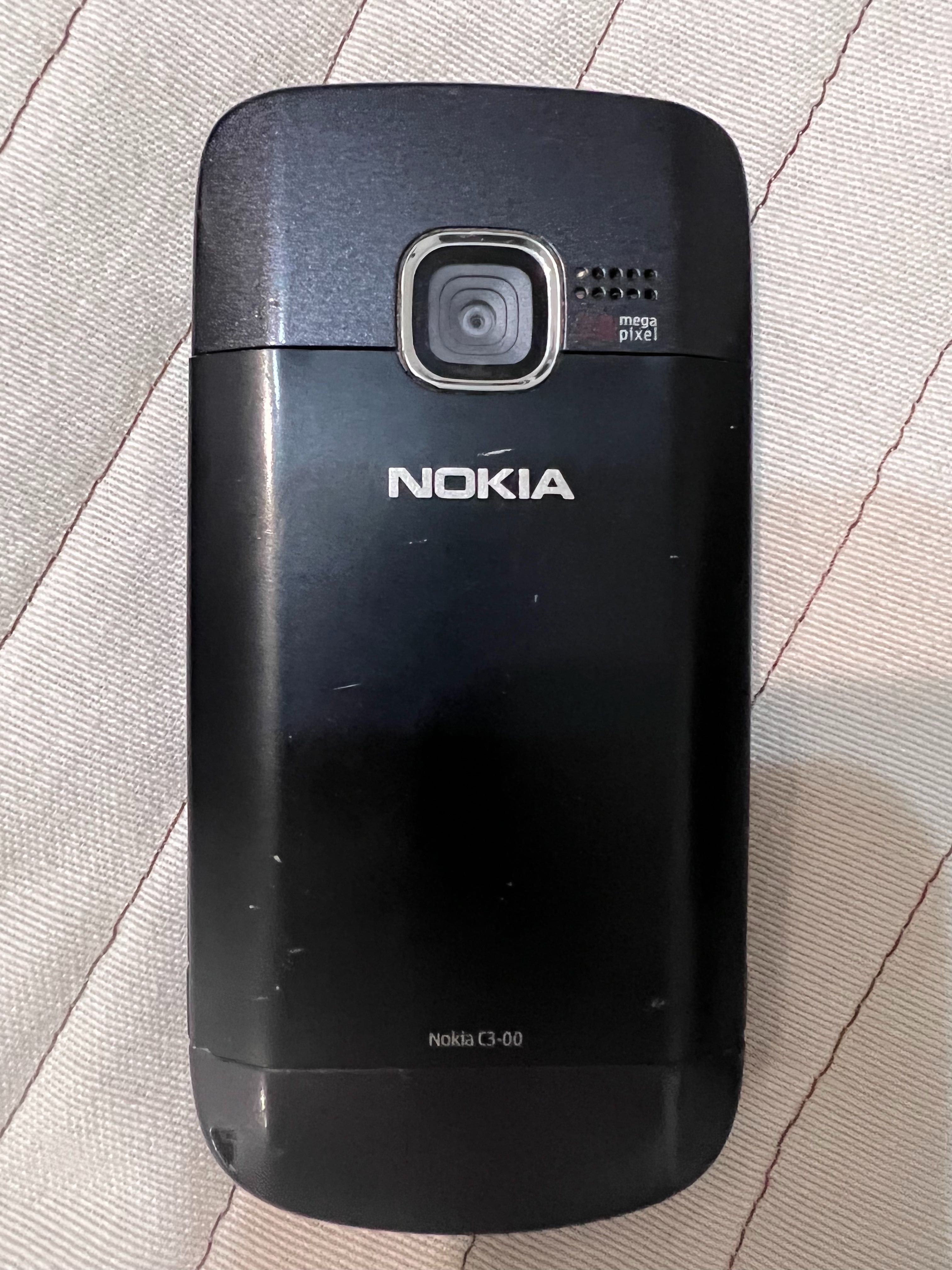 Telemóvel Nokia C3 + Carregador