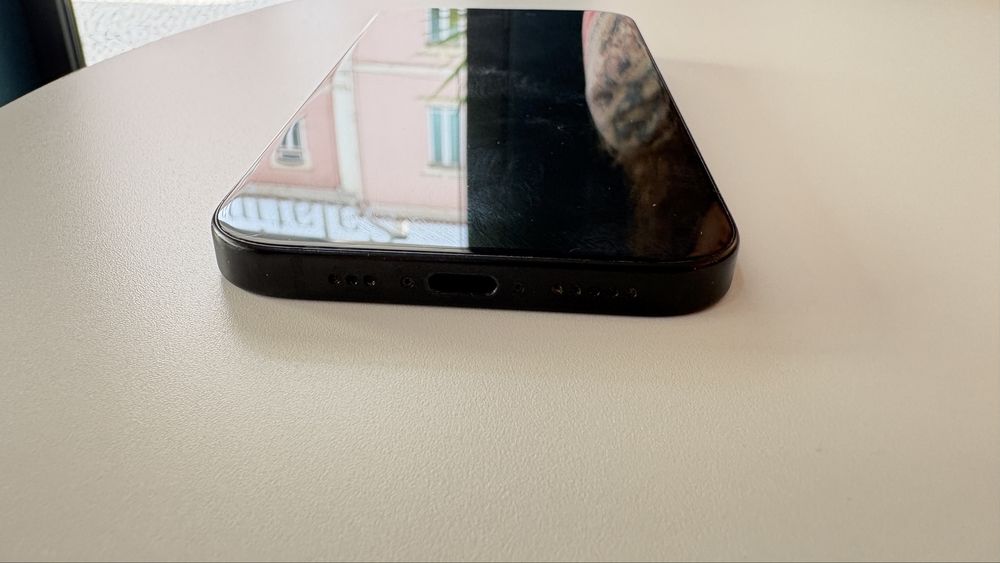 iPhone 15 128gb.