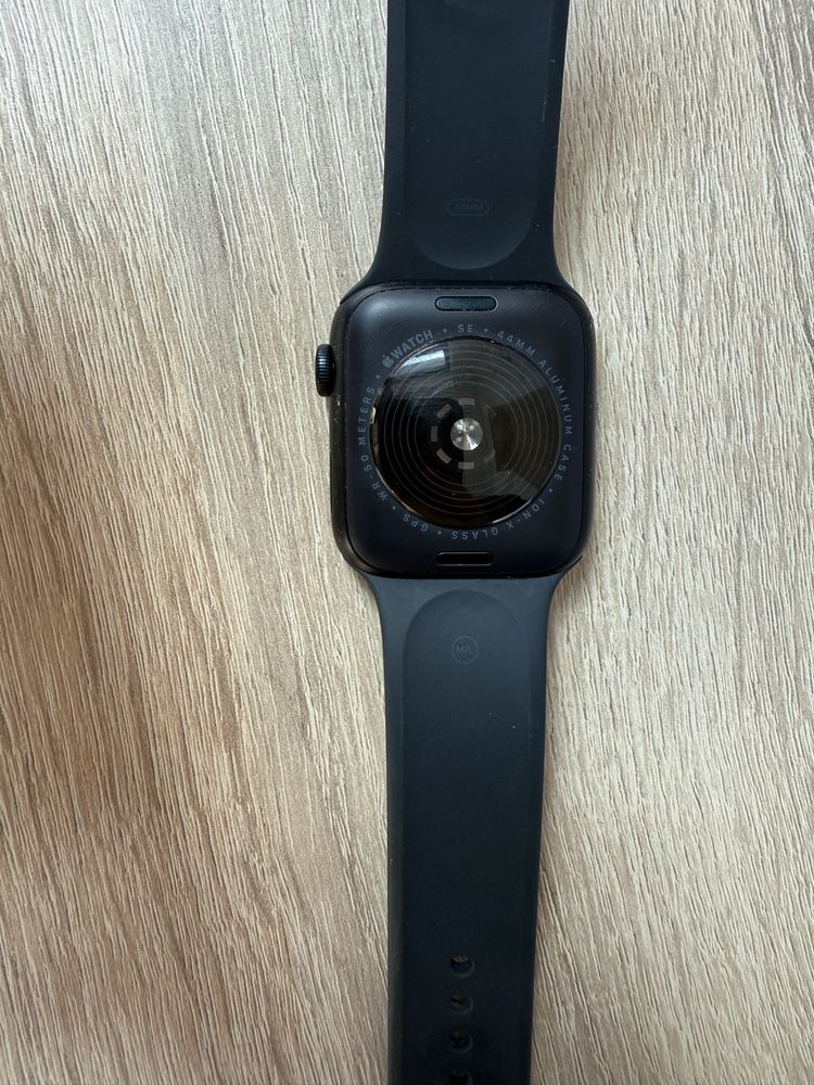 Apple Watch SE (GPS), корпус 44 мм з алюмінію (2-го покоління)