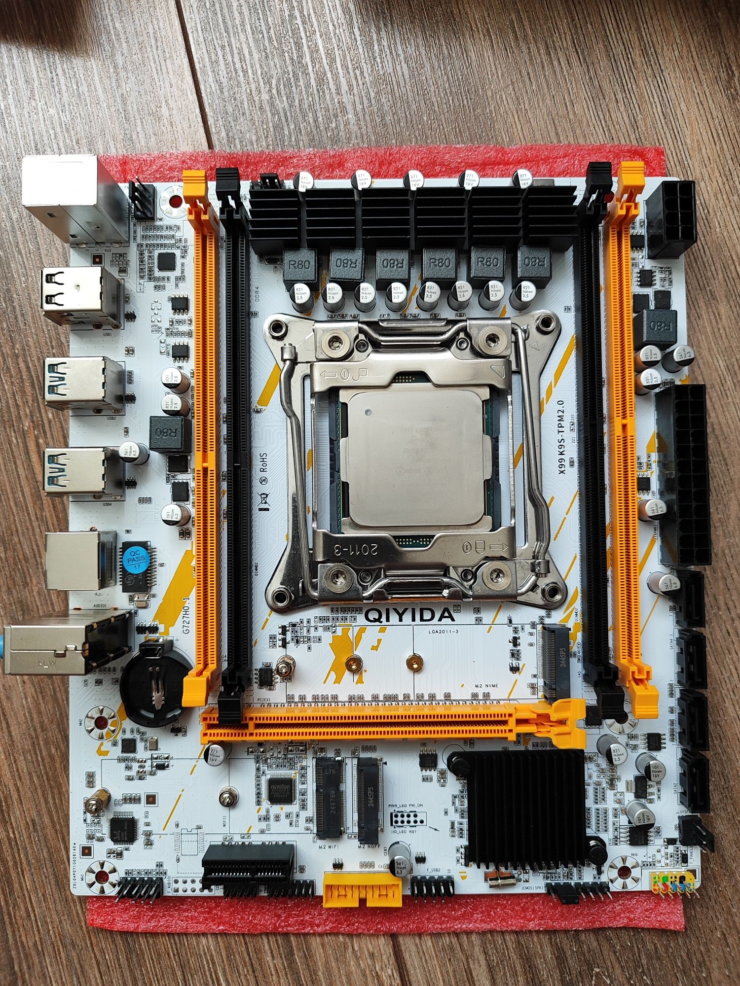 Ігровий комлект 14 ядер Qiyida x99 + Xeon 2680v4 + 32 Gb ddr4