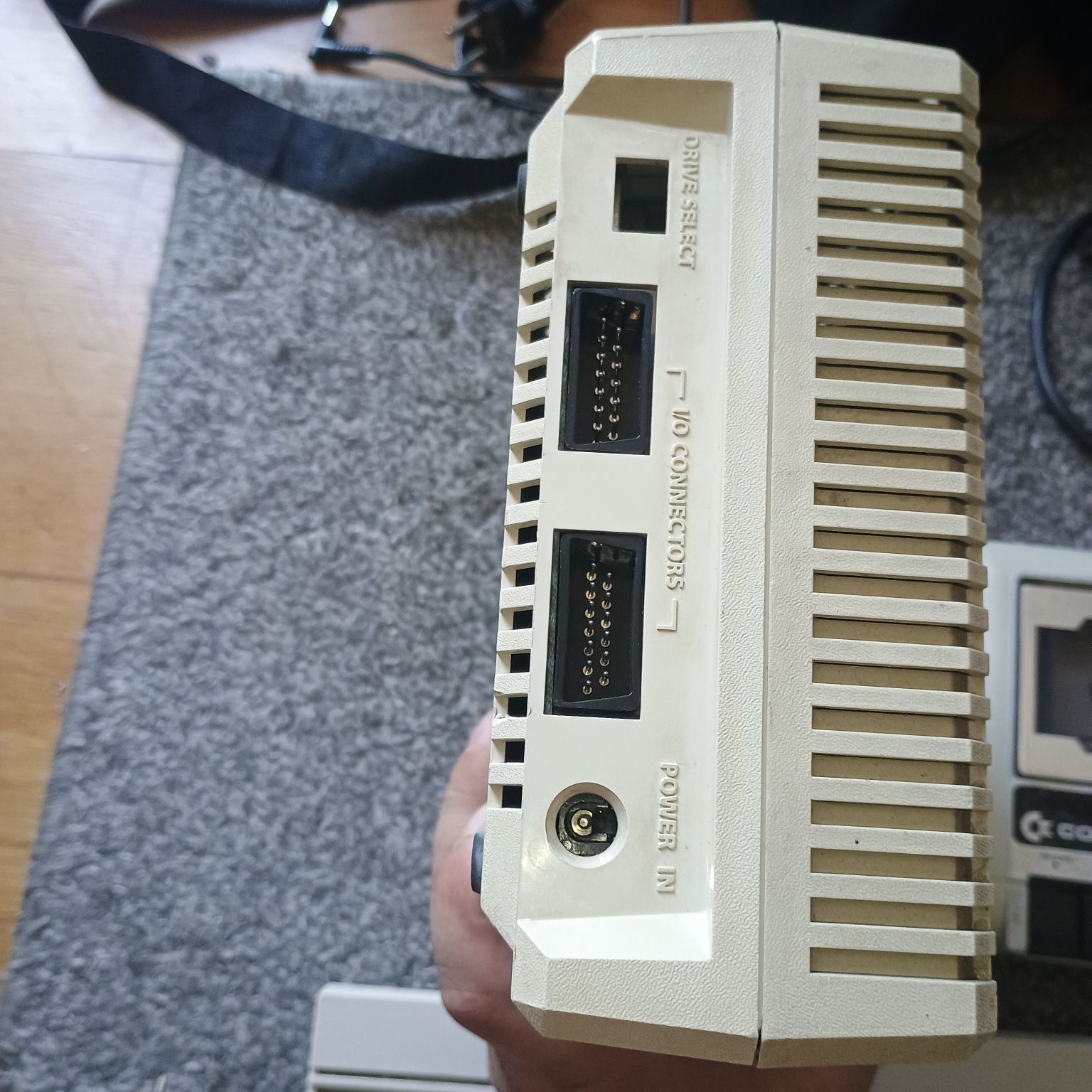 Commodore 64+ magnetofon+ stacja Atari 1050 + commodore plus4