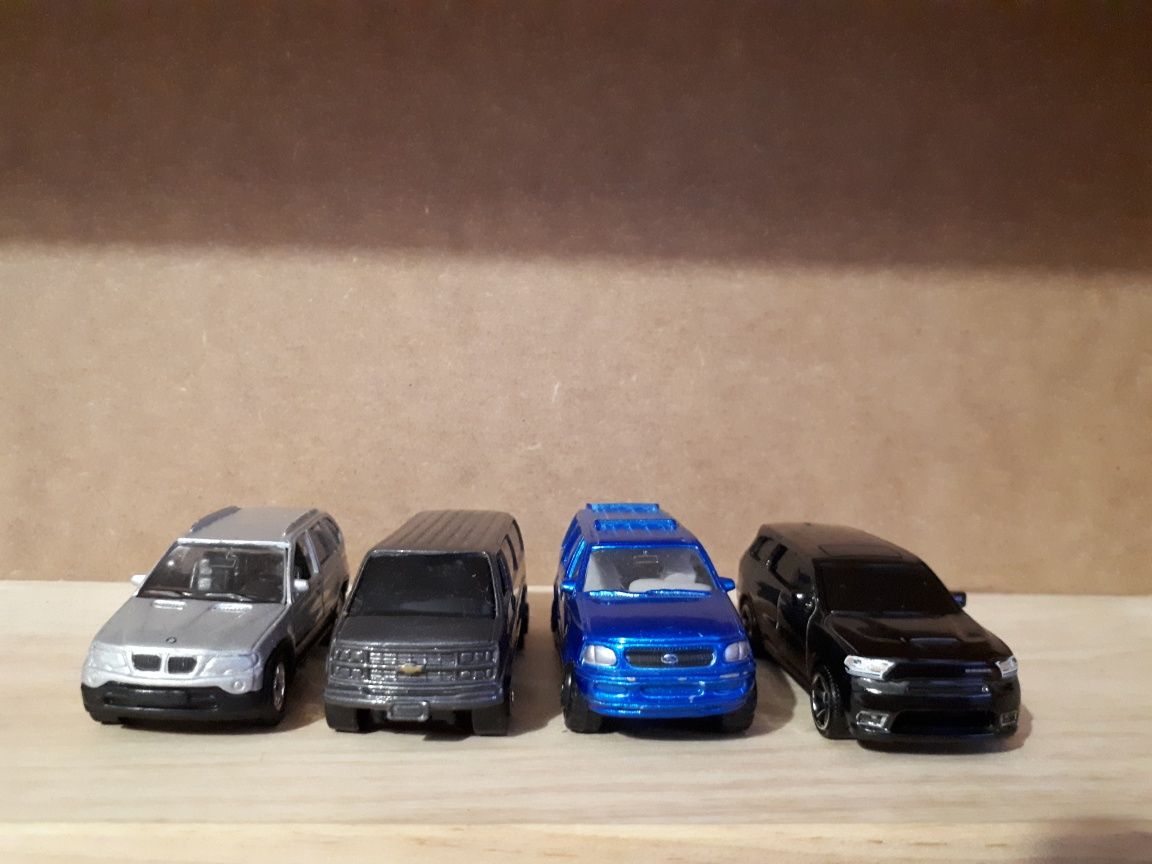 Lote de 4 carros 1/64