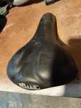Selim espuma preto