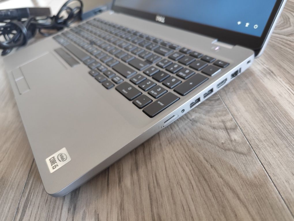 Dell Latitude 5511 | i5-10400H | 16GB RAM | SSD 512GB | FHD | Stacja