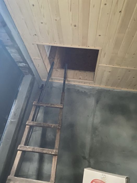 Гараж,земельна ділянка,літня кухня,підвал,горище.