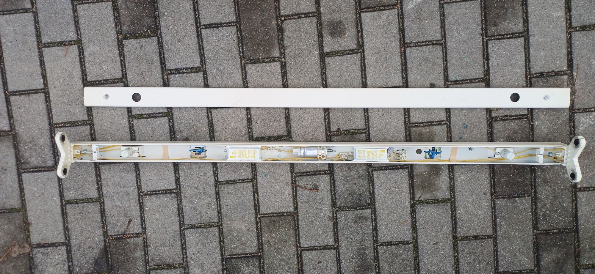 Oprawa oświetleniowa swietlowkowa 2x36W