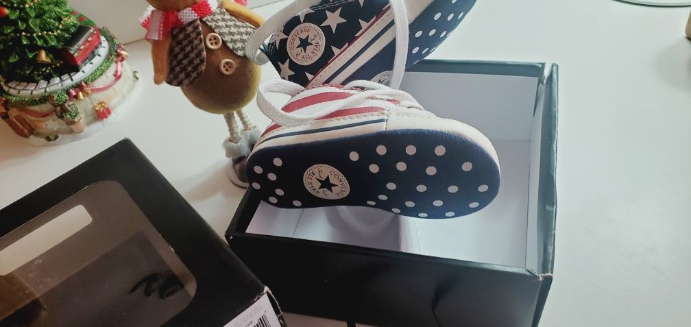 Converse baby ,novos a estrear