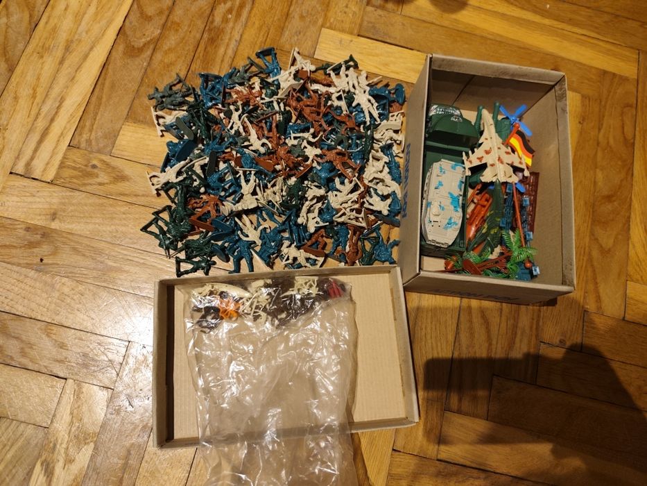 Żołnierzyki plastikowe